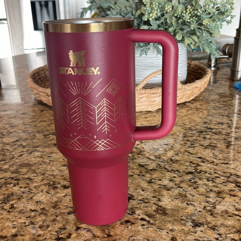 Stanley 40 oz Winterscape Cranberry